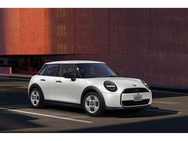 MINIクーパー」「MINIクーパー5ドア」に新エントリーグレード「C