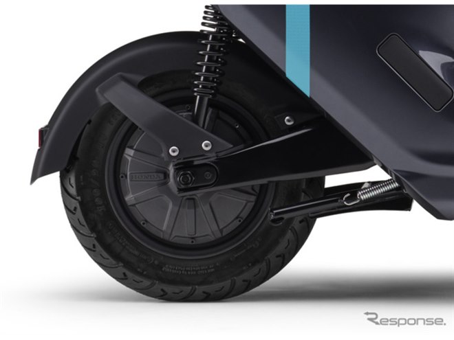 ヤマハの原付「ジョグ」が新型電動スクーターに変身！ ホンダの交換式