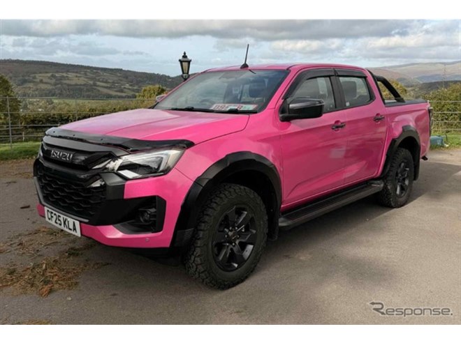 いすゞ『D-Max』、1台限りのピンク仕様が英国に登場…乳がん撲滅に向け