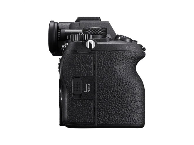 ソニー、AI認識性能が大幅に向上したフルサイズミラーレスカメラ「α7 V