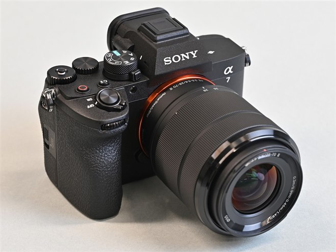 SONY α7 フルサイズ一眼レフカメラ ソニー、世界初フルサイズセンサーを搭載したミラーレス一眼「α7
