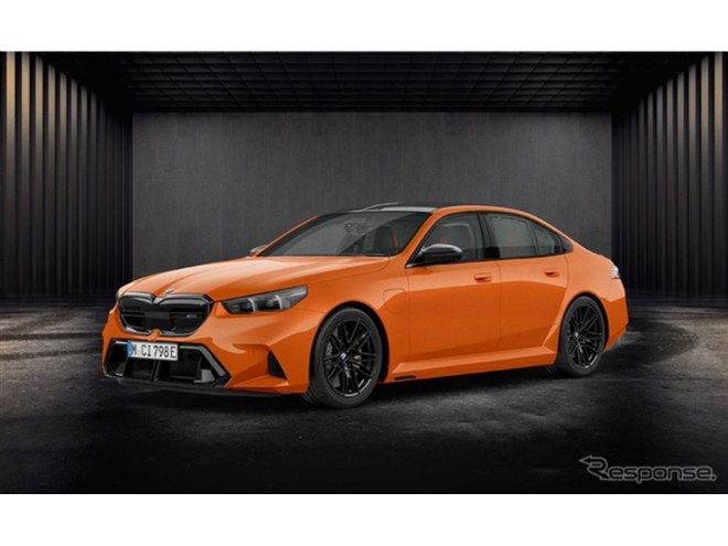 オレンジ色の『M5』も、BMWが顧客投票で決定した30周年記念限定5車種を