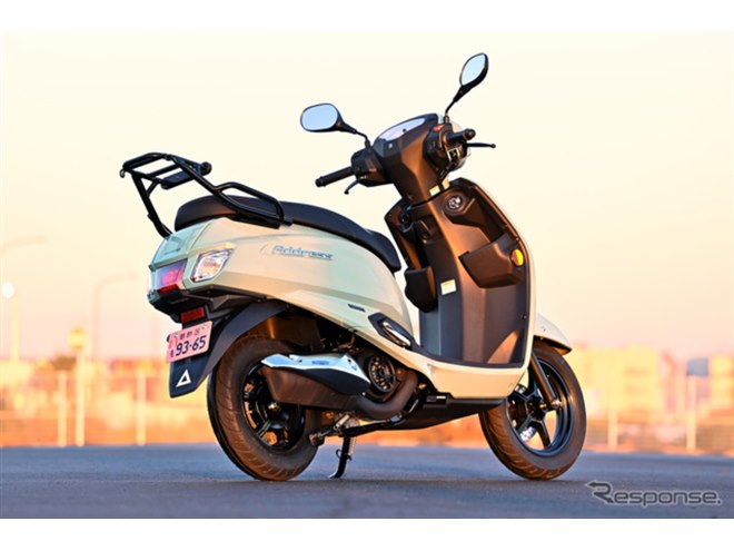 注目の125ccスクーター2台をガチンコ比較！「静粛」のアクシスZか