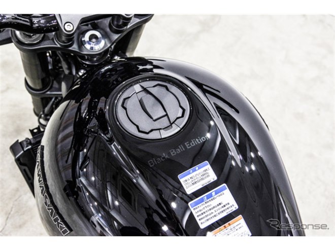 オールブラック仕上げのカワサキ『Z900RS』発売へ！「ブラックボール