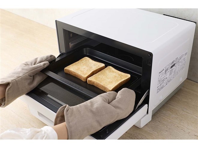 パナソニック、トーストが両面焼けるコンパクトなオーブンレンジ「NE
