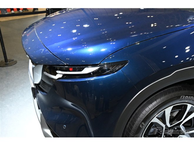 マツダ『CX-5』新型、初公開の新色「ネイビーブルーマイカ」を引っさげ