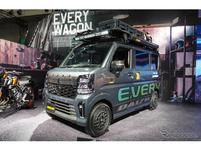 親子”の新型『GSX-8TT』と『エブリイワゴン』がセット展示!? その理由