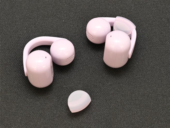 ソニー初となるイヤーカフスタイルを採用した完全ワイヤレスイヤホン
