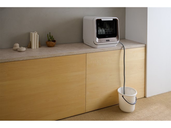 シロカ、工事不要のタンク式と分岐水栓の2Wayに対応した食器洗い乾燥機