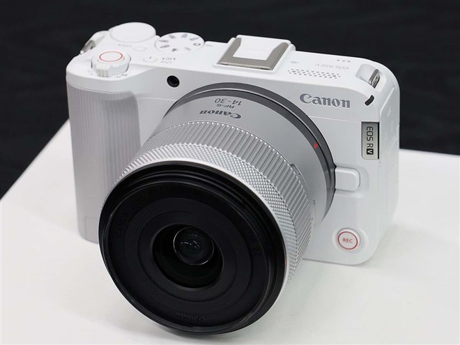キヤノン、ミラーレスカメラ「EOS R50 V」にホワイトモデル追加 - 価格.com
