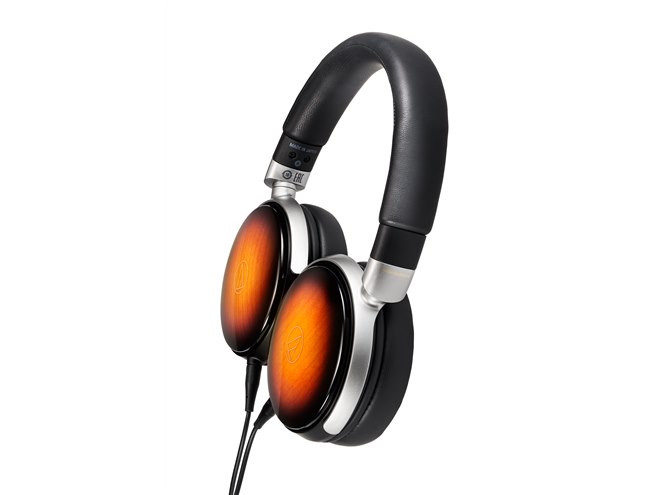 オーディオテクニカ、国内名門ギターメーカーの職人技を投入したウッド