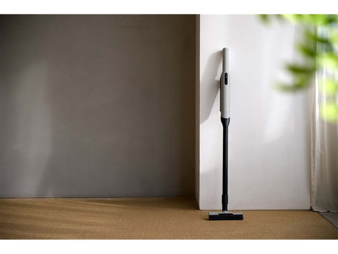シロカ、連続使用時間が約1.6倍になった軽量スティック型掃除機「かる 