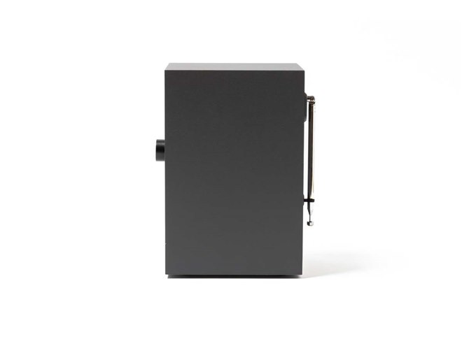 amadana、FMラジオ文化の再評価をテーマに開発したクロックラジオ