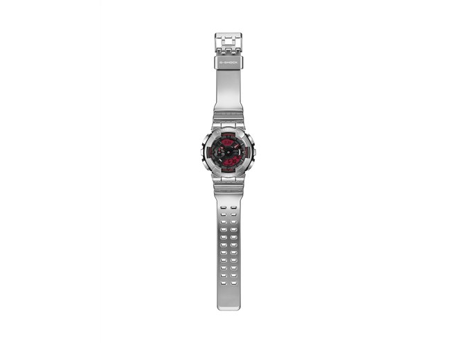 カシオ、ステンレスベゼルとレッド液晶を採用したG-SHOCK「FINE