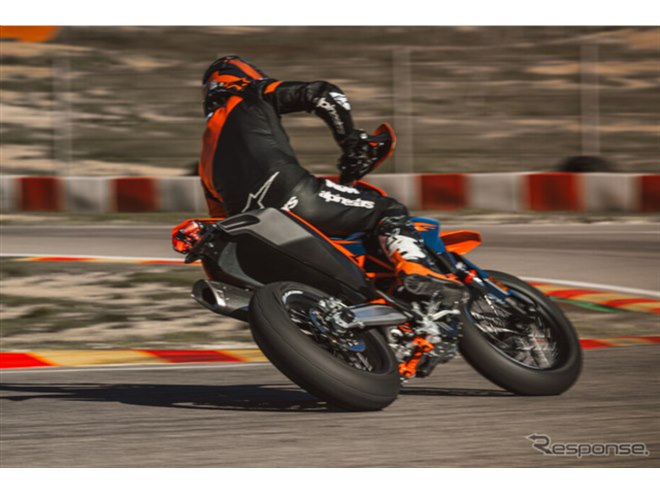 KTM、ビッグシングル『690 SMC R』『690 ENDURO R』を進化させ3月発売 