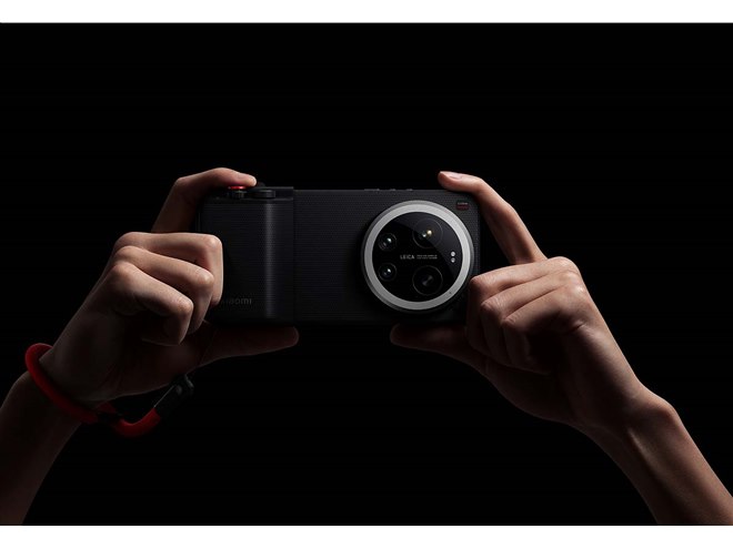シャオミ、カメラリング構造を採用した6.9型ライカスマホ「Leica