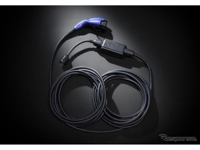 ホンダアクセス、新型『インサイト』用純正アクセサリーを公開 充電