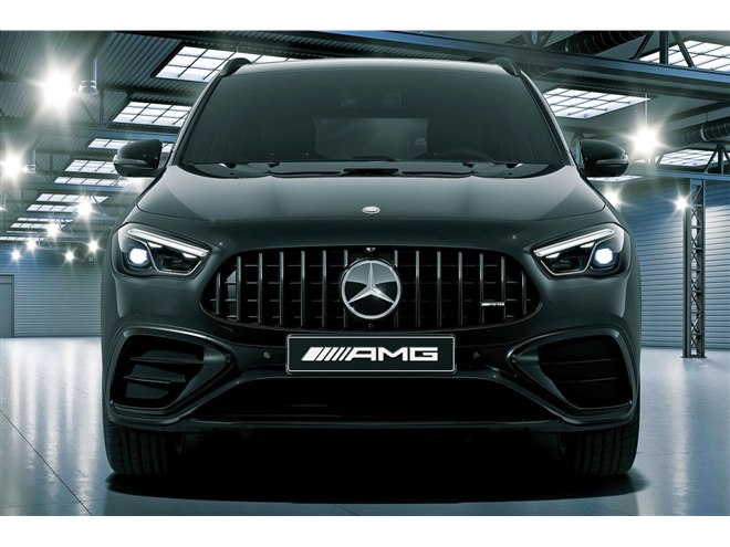ブラックでドレスアップした限定車「メルセデスAMG GLA35 4MATIC