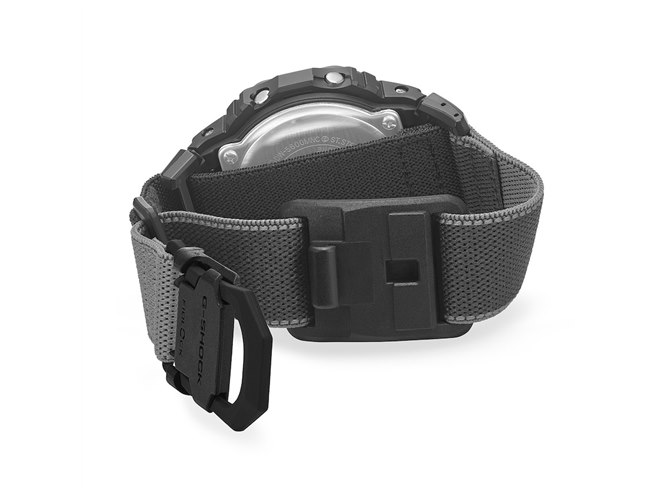 カシオ、高伸縮クロスバンドと磁石式バックルを採用したG-SHOCK「DW