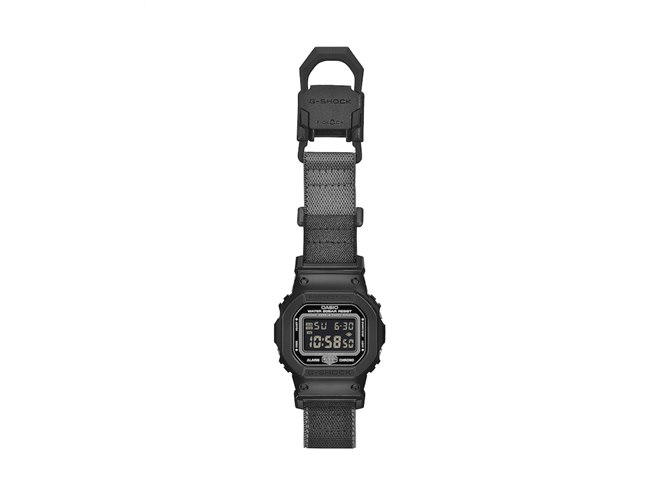 カシオ、高伸縮クロスバンドと磁石式バックルを採用したG-SHOCK「DW