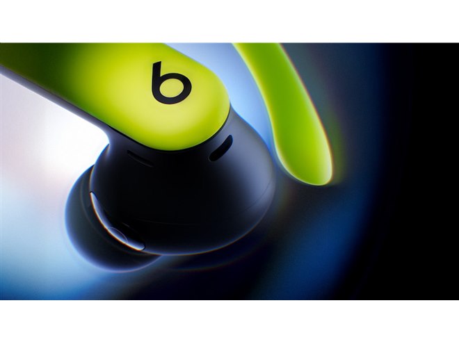 Beats、Nikeのスウォッシュロゴをデザインしたコラボレーションモデル
