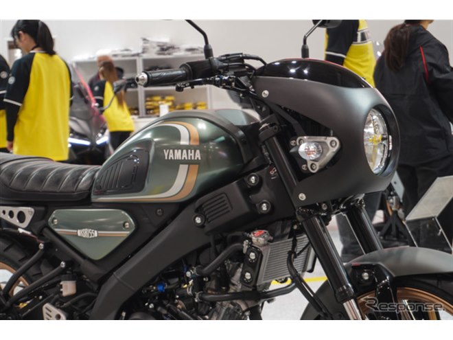 ついに国内販売か！」高速も走れる155ccの新型ネオレトロ、ヤマハ