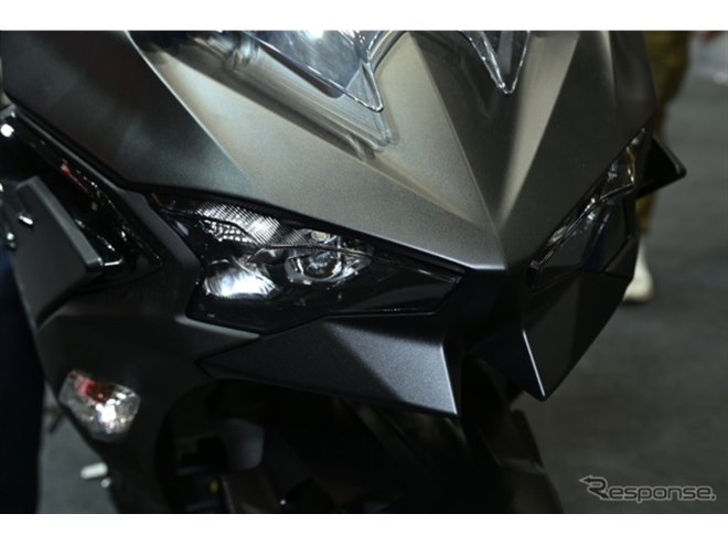 �J���T�L Ninja 500�i�������[�^�[�T�C�N���V���[2026�j
