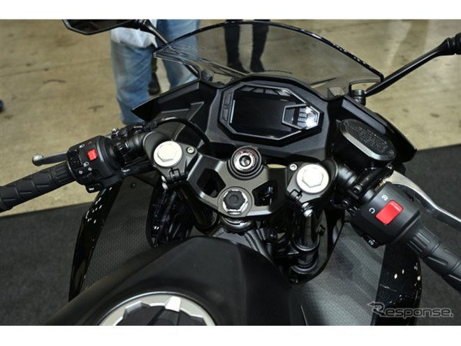 �J���T�L Ninja 500�i�������[�^�[�T�C�N���V���[2026�j