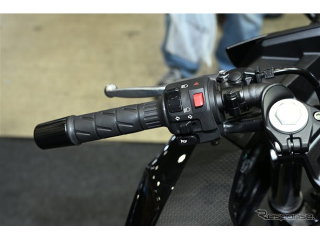 �J���T�L Ninja 500�i�������[�^�[�T�C�N���V���[2026�j