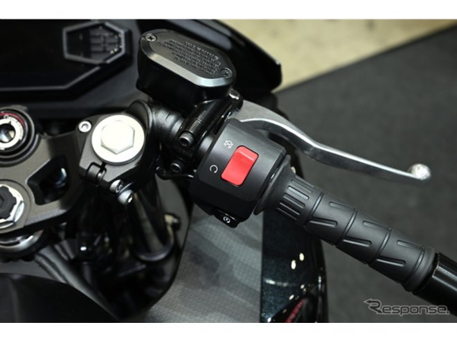 �J���T�L Ninja 500�i�������[�^�[�T�C�N���V���[2026�j