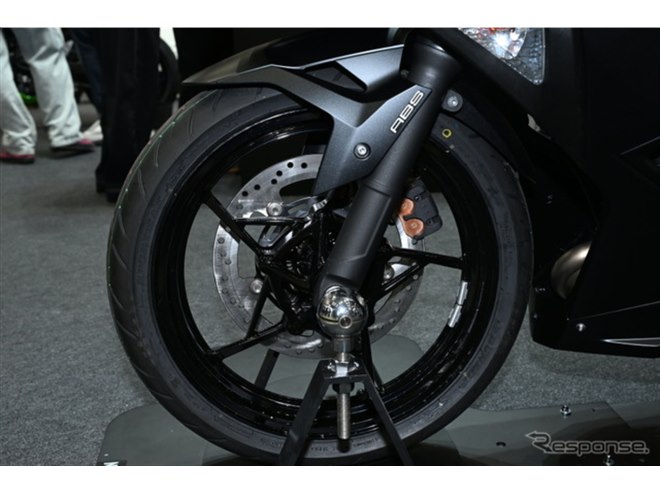 �J���T�L Ninja 500�i�������[�^�[�T�C�N���V���[2026�j