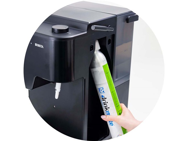 浄水・冷水・熱湯・炭酸水の機能を1台に集約した「drinkmate×BRITA 多