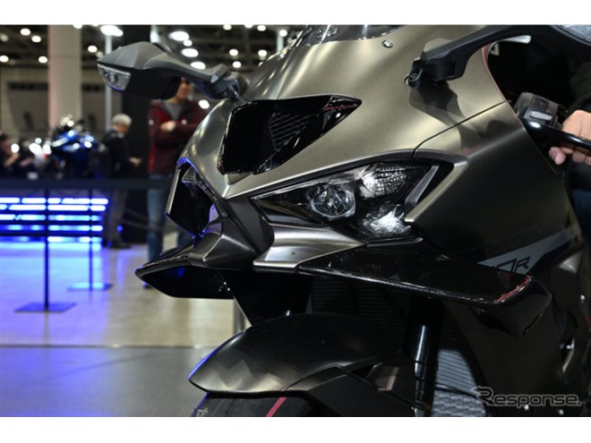 新型かっけぇ！」カワサキ『ZX-10R』が日本初公開、SNSでは「空力
