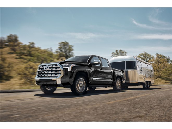 トヨタが米国生産のピックアップトラック「タンドラ」と3列シートSUV