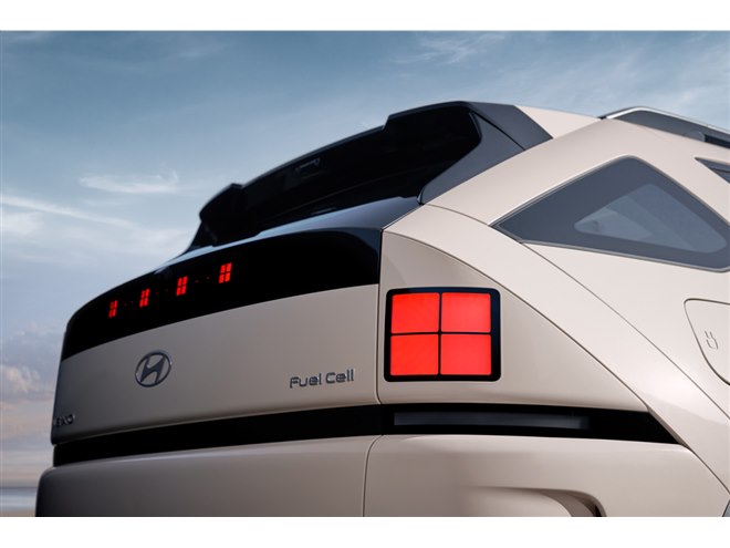 一充填走行距離は1014km フルモデルチェンジした燃料電池車「ヒョンデ