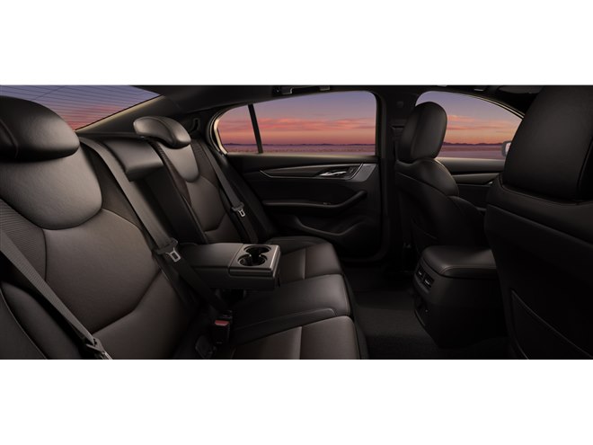顔つき一新！ キャデラックのスポーツセダン「CT5」がマイナーチェンジ
