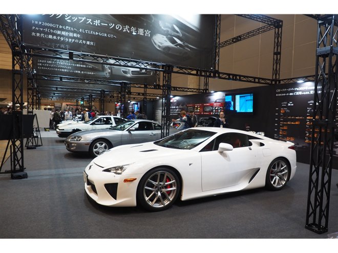 日本車が世界を捉えた日”をテーマにトヨタが「スポーツ800」や「トヨタ