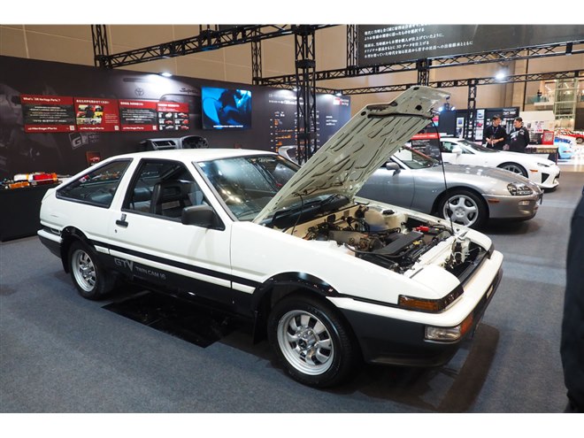 日本車が世界を捉えた日”をテーマにトヨタが「スポーツ800」や「トヨタ