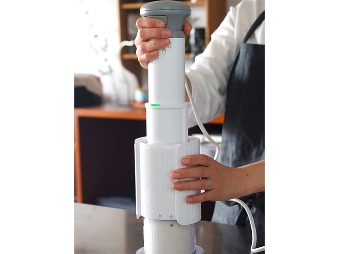 クイジナート、約1分でフローズンデザートが作れる「フローズン
