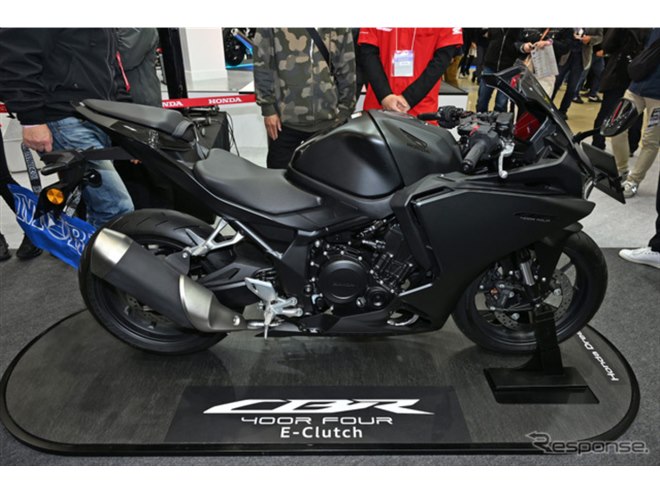 �z���_ CBR400R FOUR E-Clutch Concept�i�������[�^�[�T�C�N���V���[2026�j