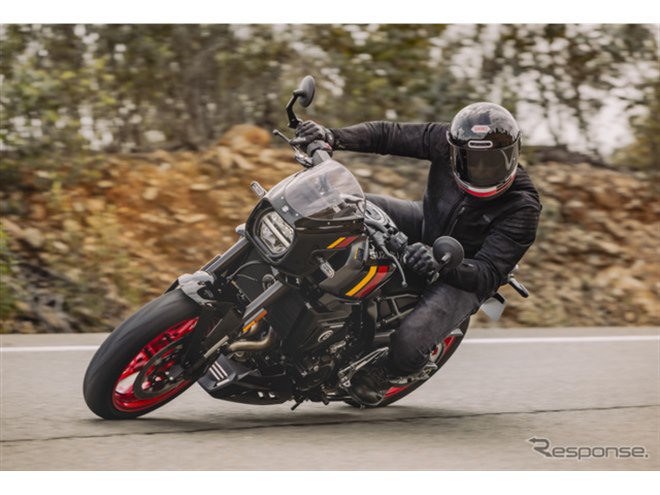 �X�Y�L GSX-8TT