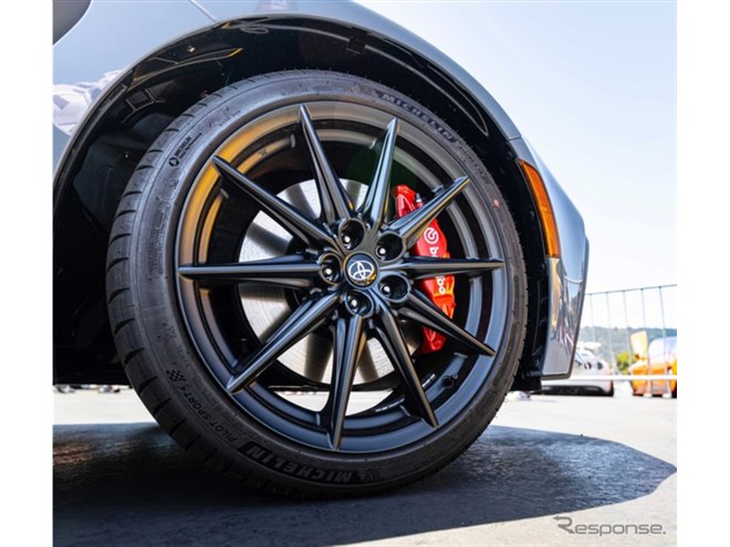 トヨタ『GR86』、スロットル＆シフト改良と新色「サンダー」追加…2027