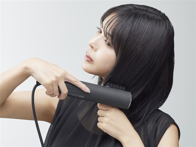 未使用 黒 ヘアドライヤー 元箱付き マクセル、風速33m/sで重量約260gのスティック型ヘアドライヤー