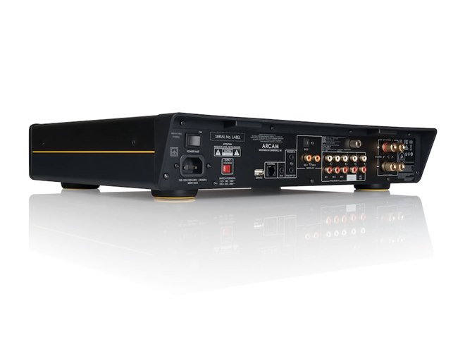 ARCAM、回路設計の刷新と最適化で音質を向上させたインテグレーテッド