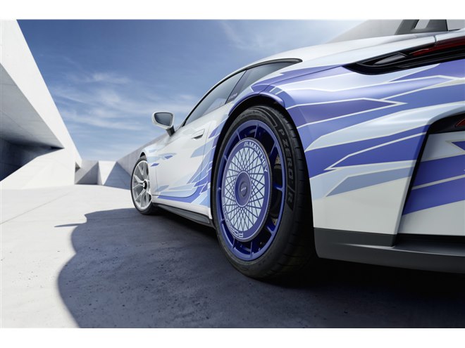 ポルシェ911 RS 30周年記念セット 3000限定 ポルシェジャパンが設立30周年記念限定車「911 GT3アルティザン