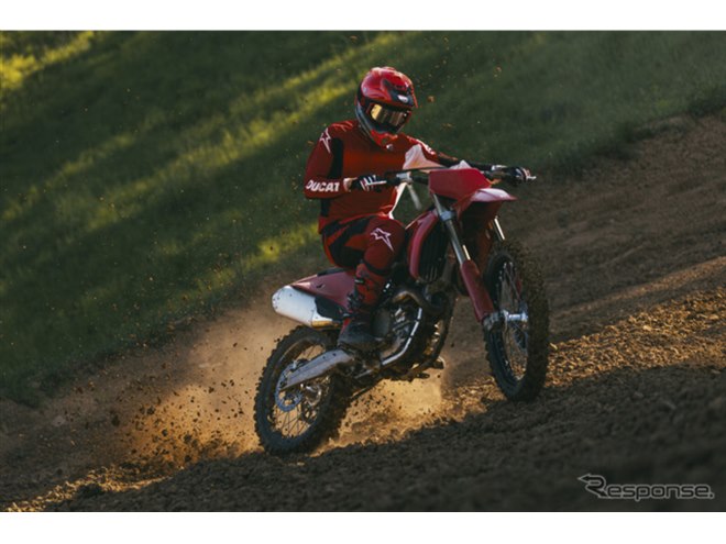 103kgで44.5PSはエグイ」ドゥカティの新型モトクロッサー『デスモ250