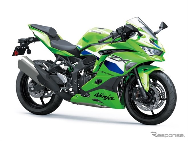 ４月から値上げさせていただきます　 FRPブラック 四角形 カワサキの400cc4気筒スポーツ『Ninja ZX-4R SE』『Ninja ZX-4RR