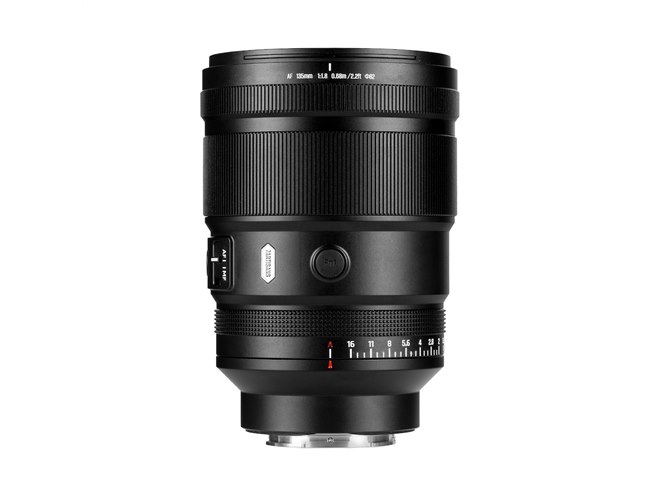 七工匠、ソニーEマウント用の大口径中望遠AFレンズ「MAX AF 135mm F1.8