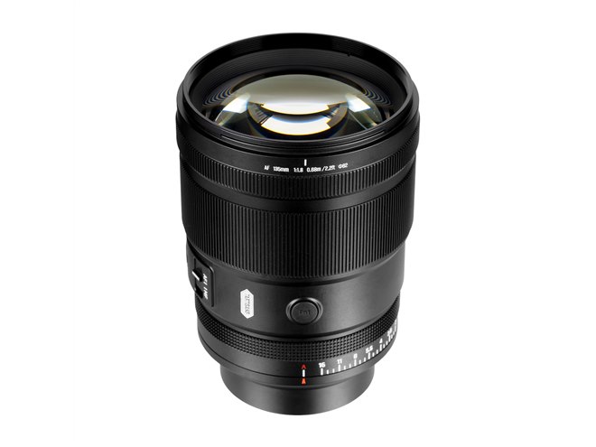 七工匠、ソニーEマウント用の大口径中望遠AFレンズ「MAX AF 135mm F1.8
