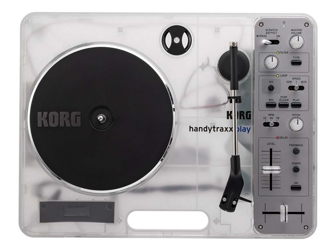 atmosとKORGがコラボ、透明なポータブルレコードプレーヤー